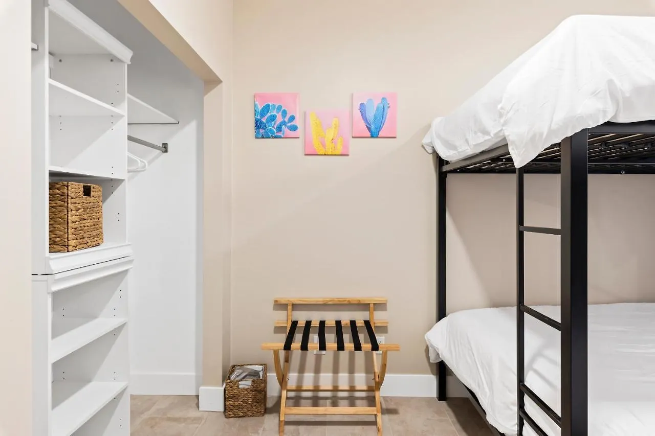 King Bed - High End -Westgate Villa. Avondale Holiday home