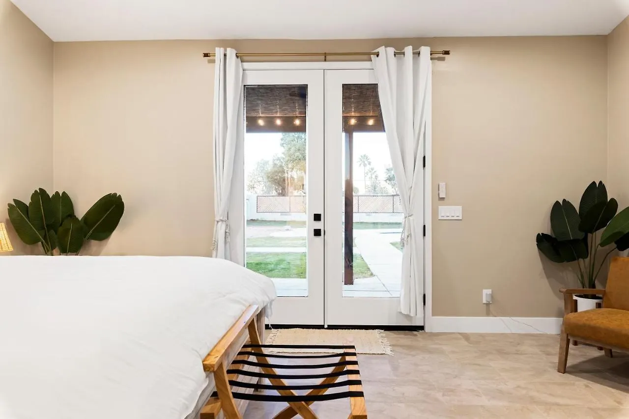 King Bed - High End -Westgate Villa. Avondale Holiday home
