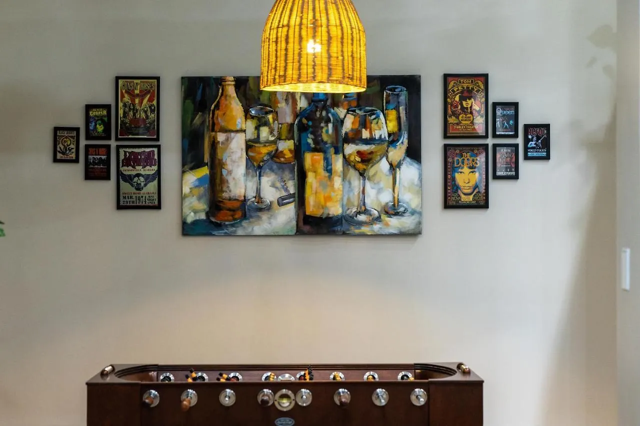 Holiday home King Bed - High End -Westgate Villa. Avondale