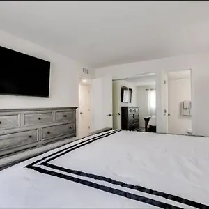 Modern In Old Litchfield Villa