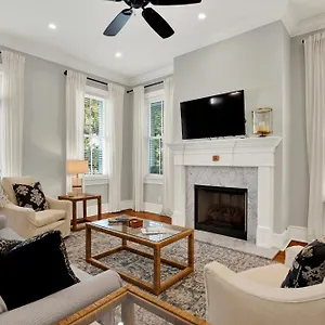 https://congress-street-retreat.top-hotels-in-savannah.com